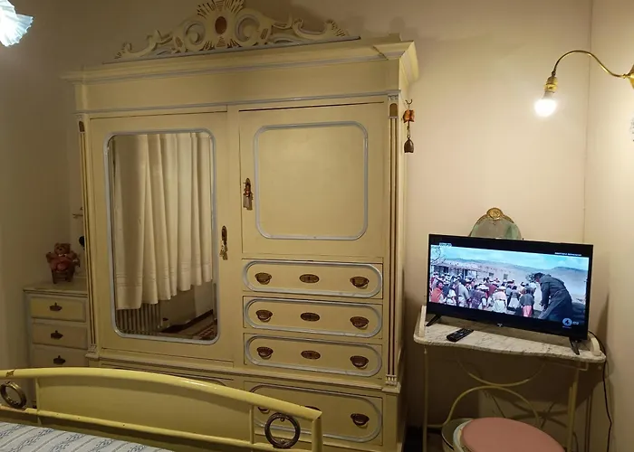 Alojamento de Acomodação e Pequeno-almoço Elda - In Historic House *