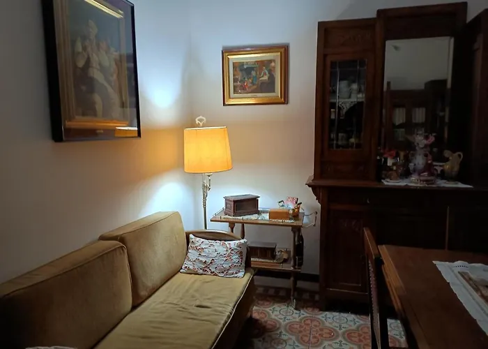 Bed & Breakfast Elda - In Historic House *