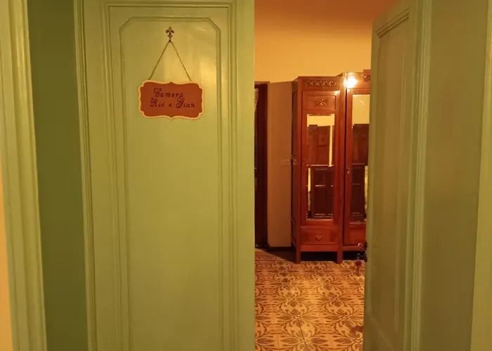 Bed & Breakfast Elda - In Historic House