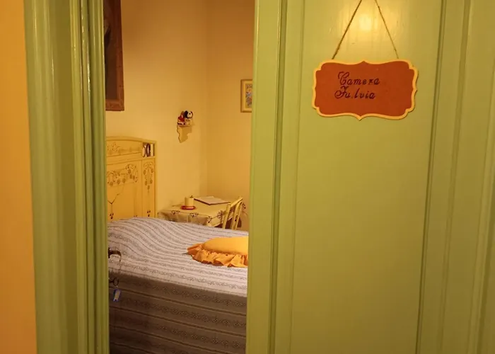 Bed & Breakfast Elda - In Historic House *