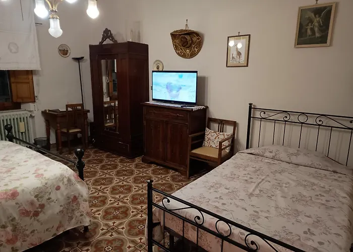 Bed & Breakfast Elda - In Historic House *