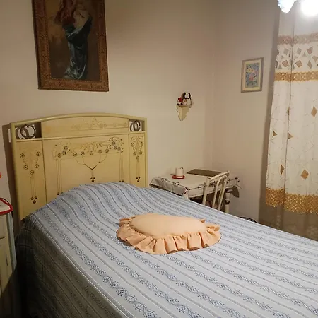 Elda - In Historic House